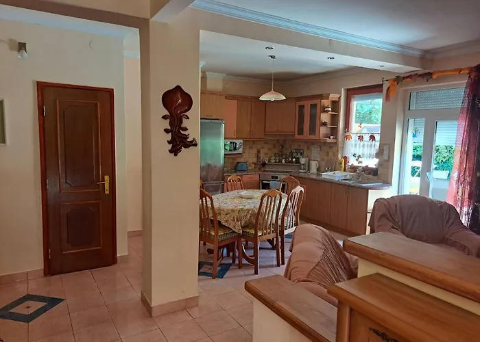 Boros By Interhome בלטונפנבש